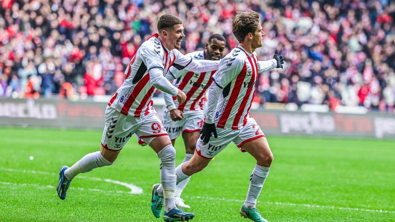 Samsunspor-Göztepe maçı bugün Samsun Yeni 19 Mayıs Stadı'nda saat 16.00'da başlayacak  - 2. Resim