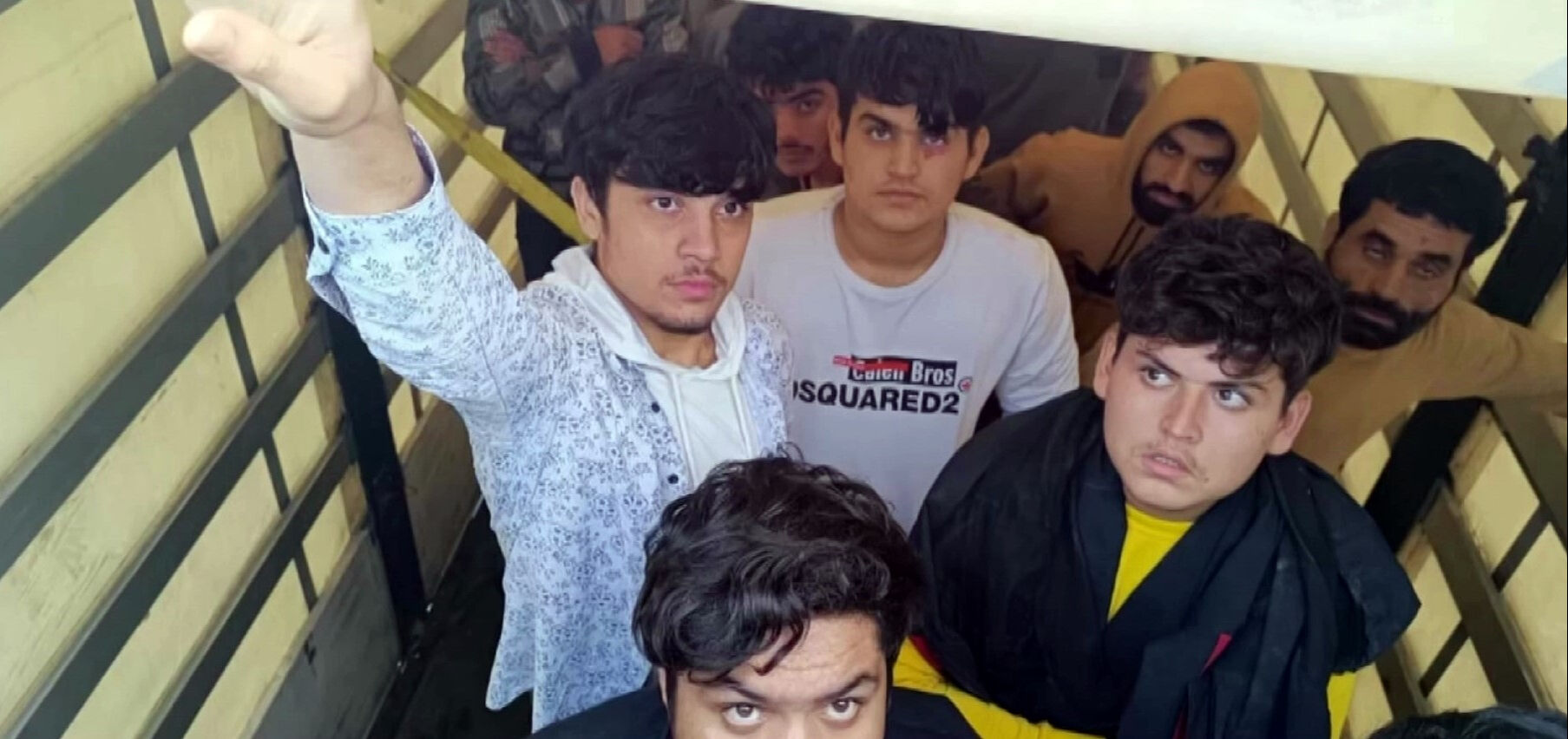 Van'dan yola çıkılar! Göçmen kaçağı dolu tır İstanbul'a ulaşmadan durduruldu - 2. Resim