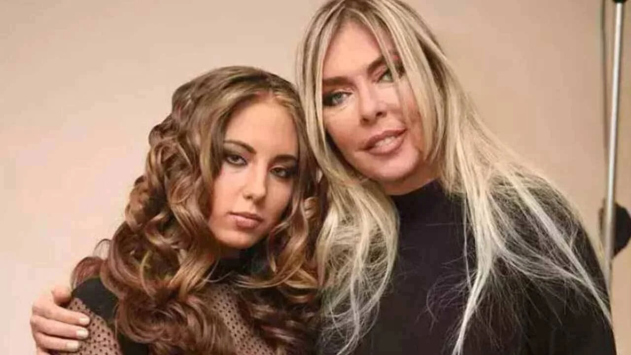 Anjelik annesi Ahu Tuğba'nın son istediğini gözyaşları içerisinde söyledi - 1. Resim