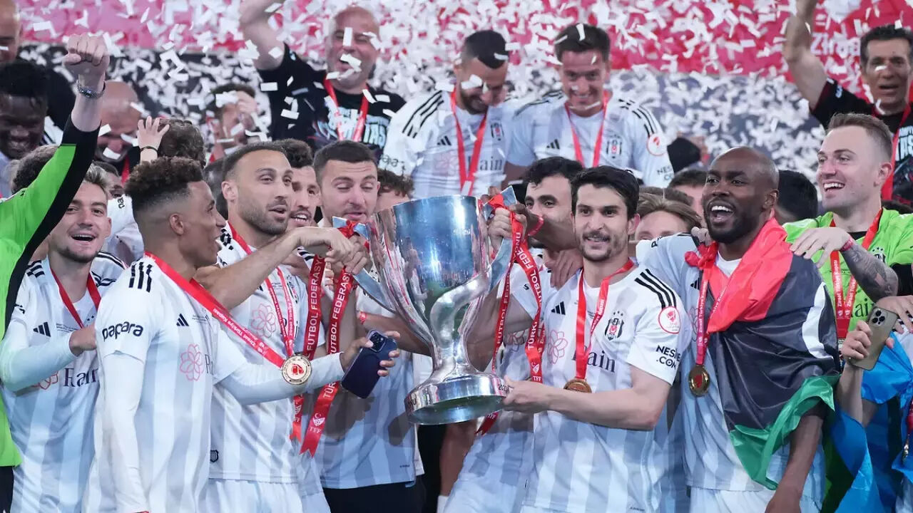 Beşiktaş en son 2021'de Türkiye Süper Lig şampiyonu oldu - 2. Resim