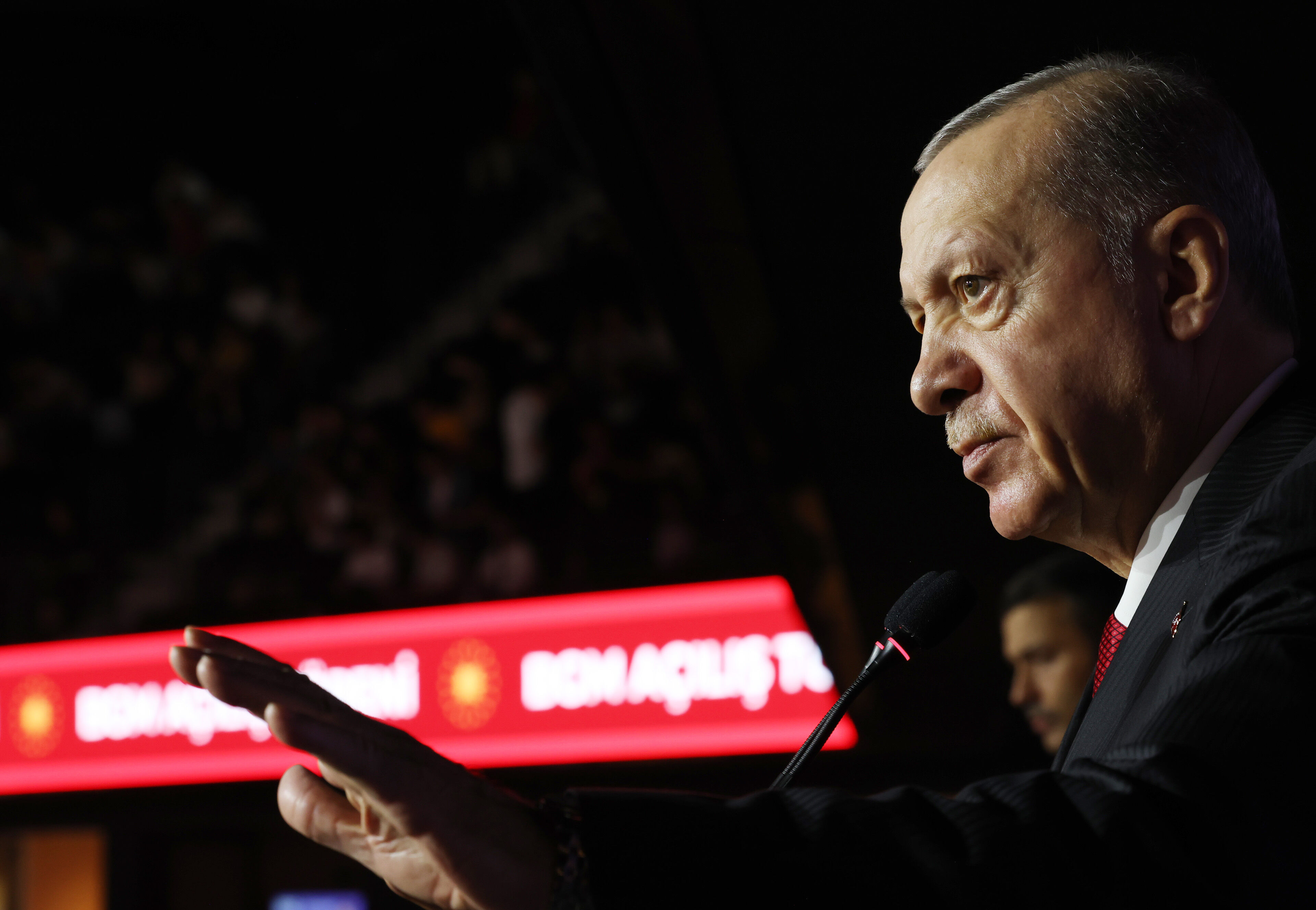 Erdoğan'dan dikkat çeken kareler! Potaya atış yaptı - 2. Resim