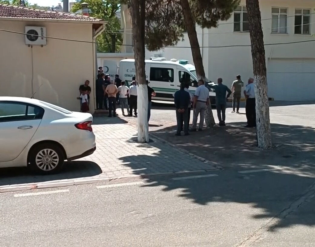 Gaziantep'te feci kaza! Çarpışmanın etkisiyle yola savruldu! Hayatını kaybetti - 2. Resim