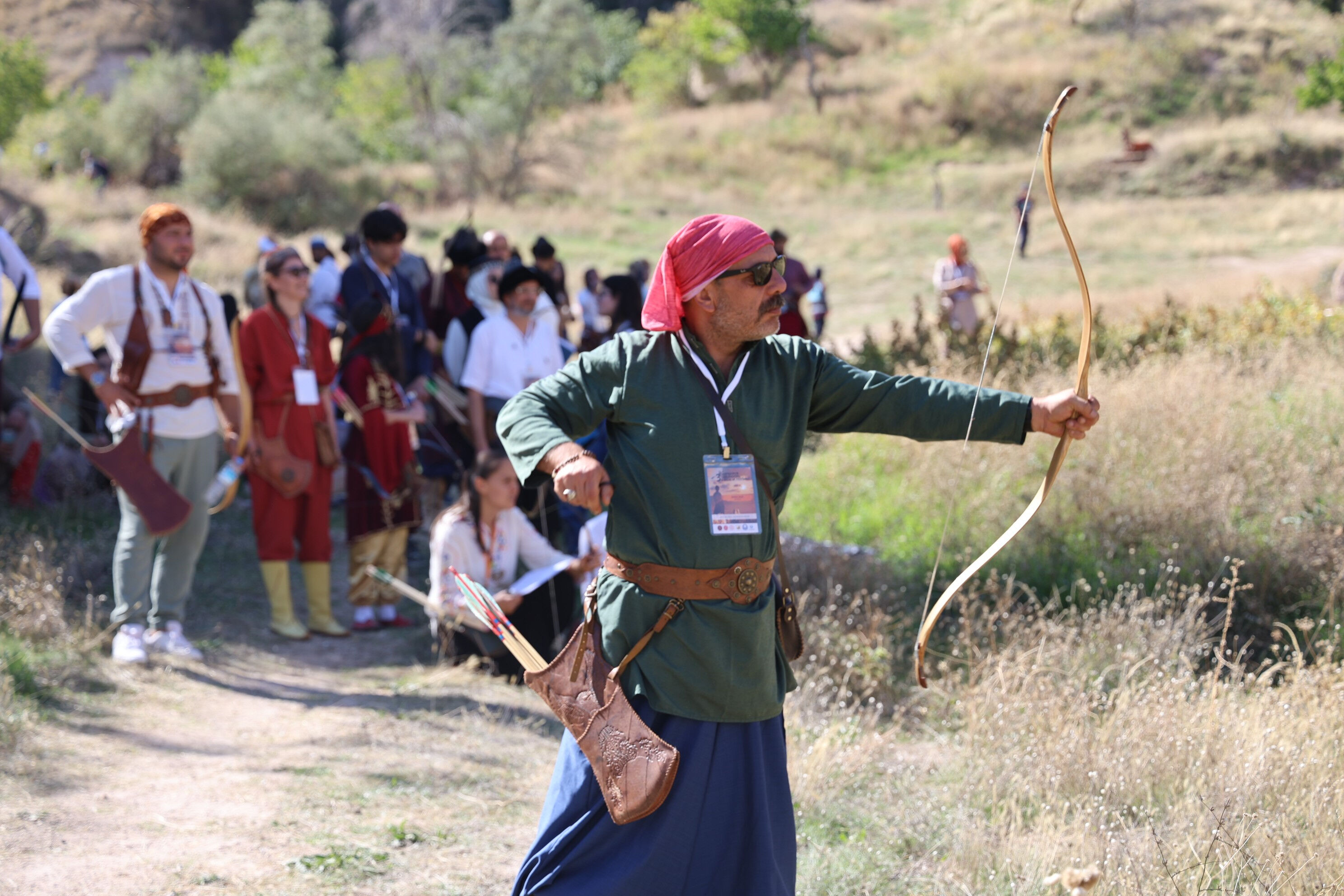 Kapadokya'da yaylar gerildi, oklar atıldı! Peribacalarındaki festivale yoğun ilgi Kapadokya'da yaylar gerildi, oklar atıldı! Peribacalarındaki festivale yoğun ilgi - 3. Resim