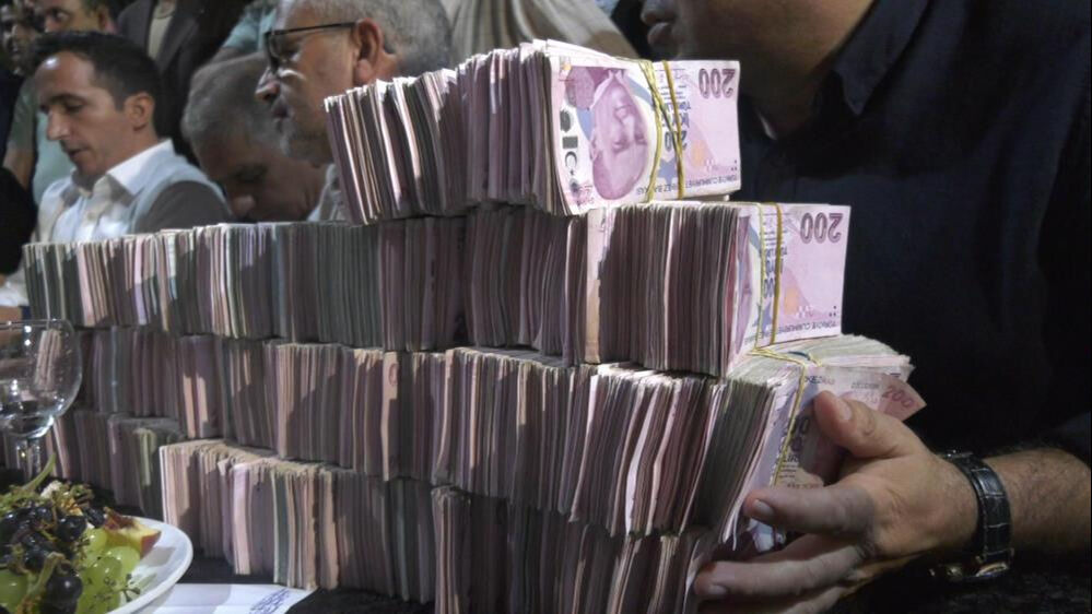 Kocaeli'deki Celali aşiretinin düğününde geline kilolarca altın takıldı Kocaeli'deki Celali aşiretinin düğününde geline kilolarca altın takıldı - 4. Resim