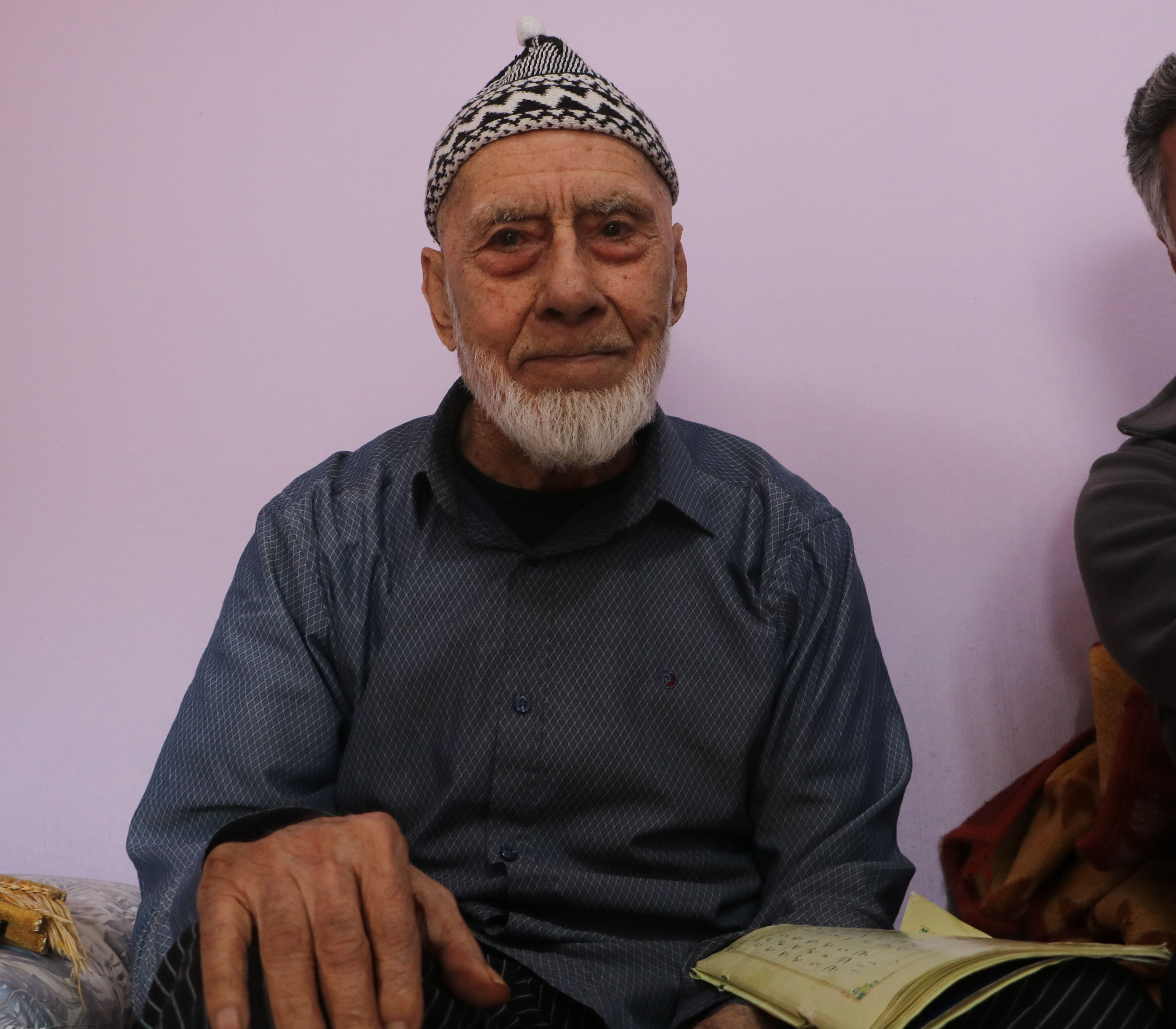 Pandemide hastanenin önünden bile geçmedi! Hatay'da 103 yaşındaki Beşir dede görenleri şaşırtıyor - 2. Resim