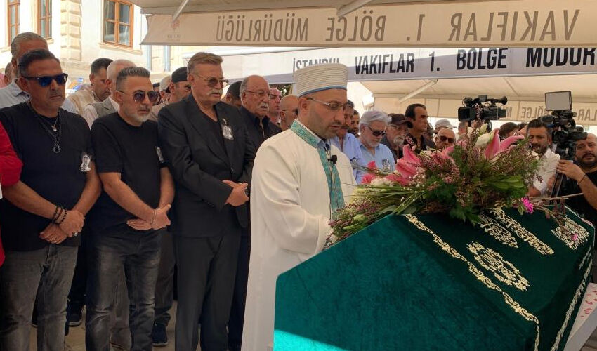 Ahu Tuğba defnedilirken yoktu! Bülent Ersoy’dan ilginç açıklama... Kendi cenazesine kendi gidecekmiş - 2. Resim