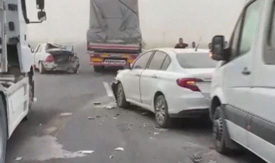 Aksaray-Konya yolunda zincirleme kaza! 15 araç birbirine girdi, çok sayıda yaralı var - 1. Resim