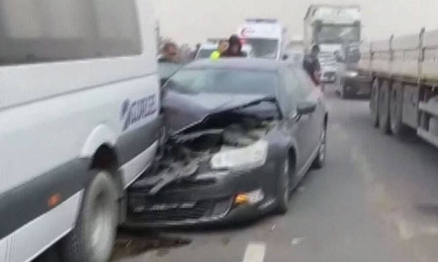 Aksaray-Konya yolunda zincirleme kaza! 15 araç birbirine girdi, çok sayıda yaralı var - 2. Resim