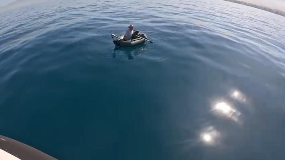 Amatör balıkçı hayatının şokunu yaşadı! Yardımına sahil güvenlik koştu - 2. Resim