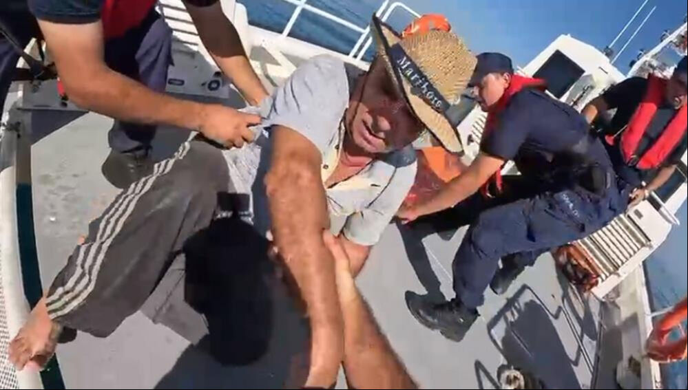 Amatör balıkçı hayatının şokunu yaşadı! Yardımına sahil güvenlik koştu - 4. Resim