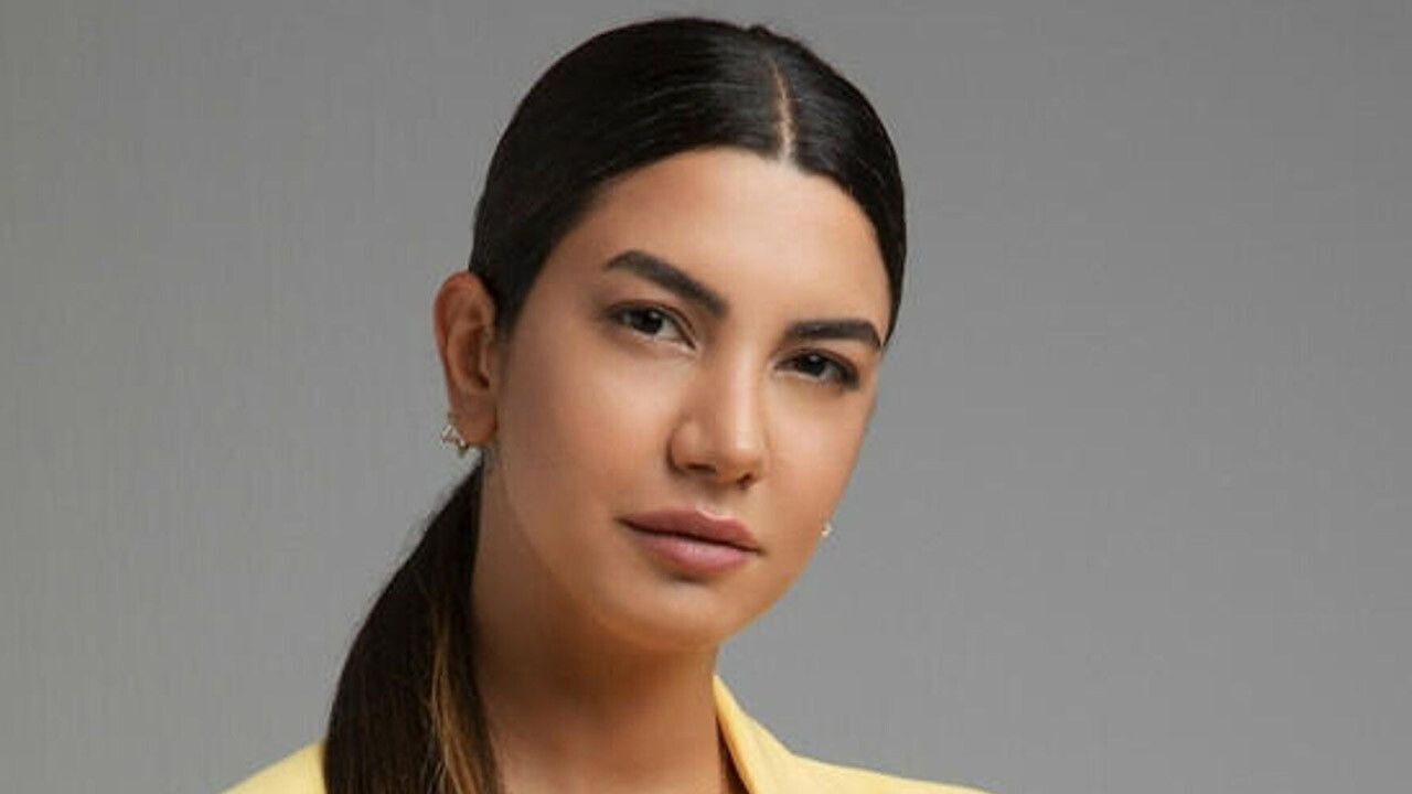 CNN Türk Muhabiri Fulya Öztürk 35 yaşındadır  CNN Türk Muhabiri Fulya Öztürk 35 yaşındadır  - 3. Resim