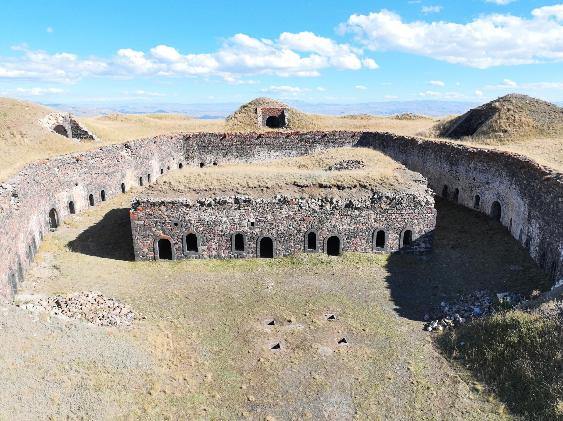 Erzurum'daki tabyalara Mehmetçik'ten mıntıka temizliği...  Valilik tabyalar için harekete geçti Erzurum'daki tabyalara Mehmetçik'ten mıntıka temizliği...  Valilik tabyalar için harekete geçti - 3. Resim