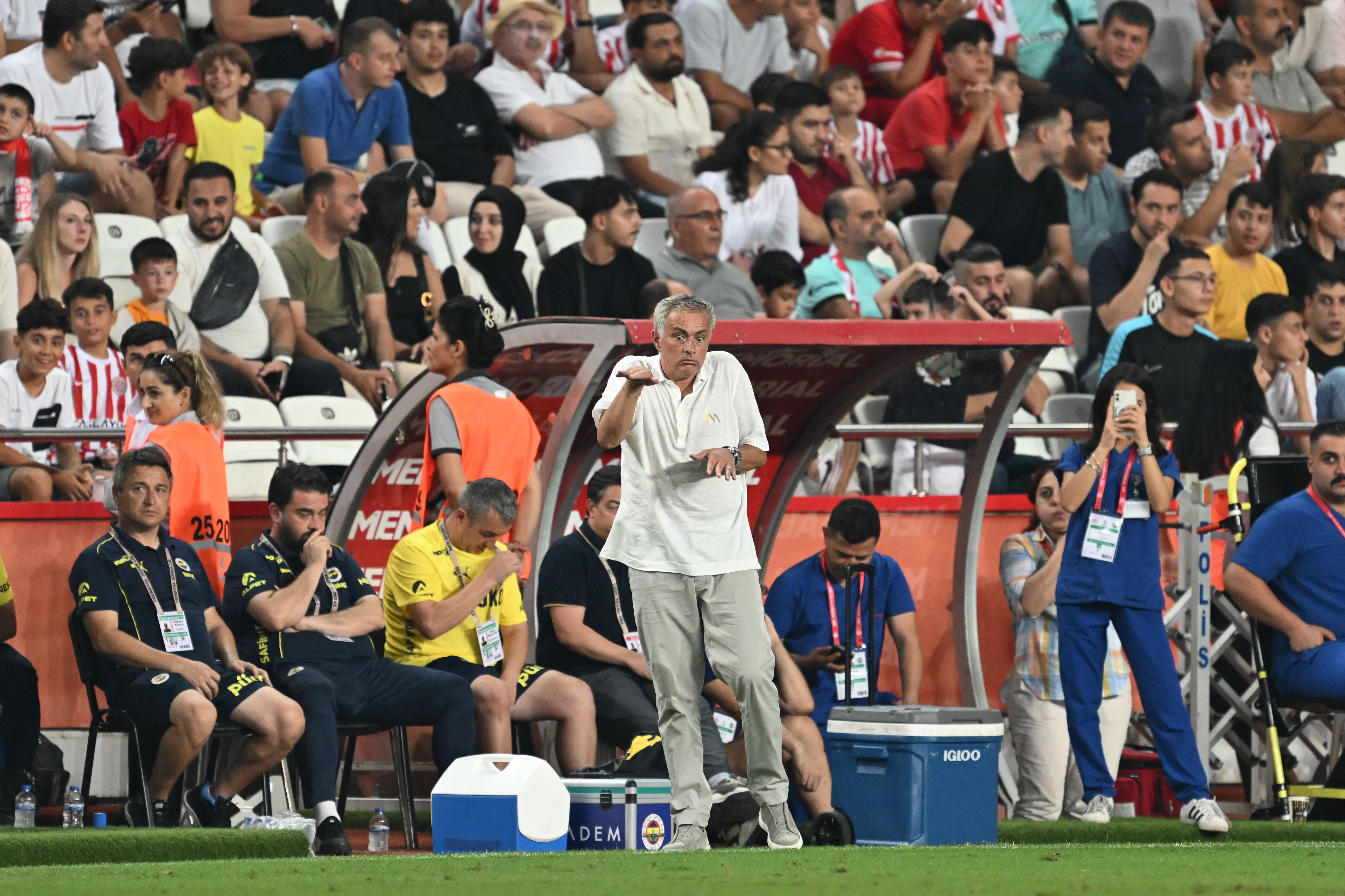 Fenerbahçe fırsatı kaçırmadı! Deplasmanda Antalyaspor'u mağlup etti Fenerbahçe fırsatı kaçırmadı! Deplasmanda antalyaspor'u mağlup etti, - 2. Resim