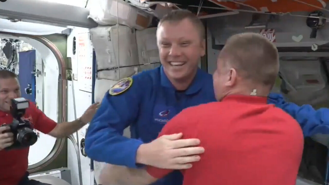 Kurtarma ekibi uzayda mahsur astronotlara ulaştı! Crew-9 NASA istasyonuna kenetlendi Kurtarma ekibi Uzayda mahsur astronotlara ulaştı! Crew-9 NASA istasyonuna kenetlendi - 1. Resim