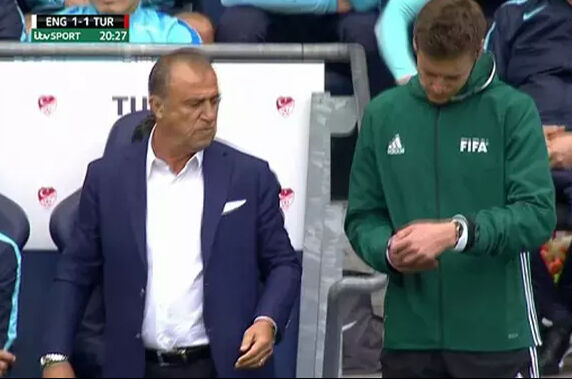 Mourinho, VAR protestosundan dolayı ceza alacak mı? "Fatih Terim de yapmıştı ama..." - 6. Resim