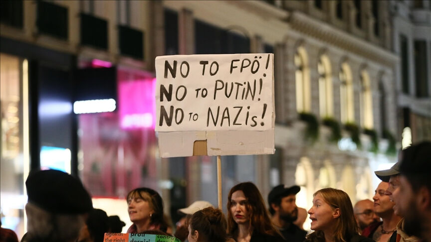 Nazi döneminden bu yana bir ilk! Avusturya’da seçimin galibi aşırı sağcı FPÖ oldu Nazi döneminden bu yana bir ilk! Avusturya’da seçimin galibi aşırı sağcı FPÖ oldu - 4. Resim