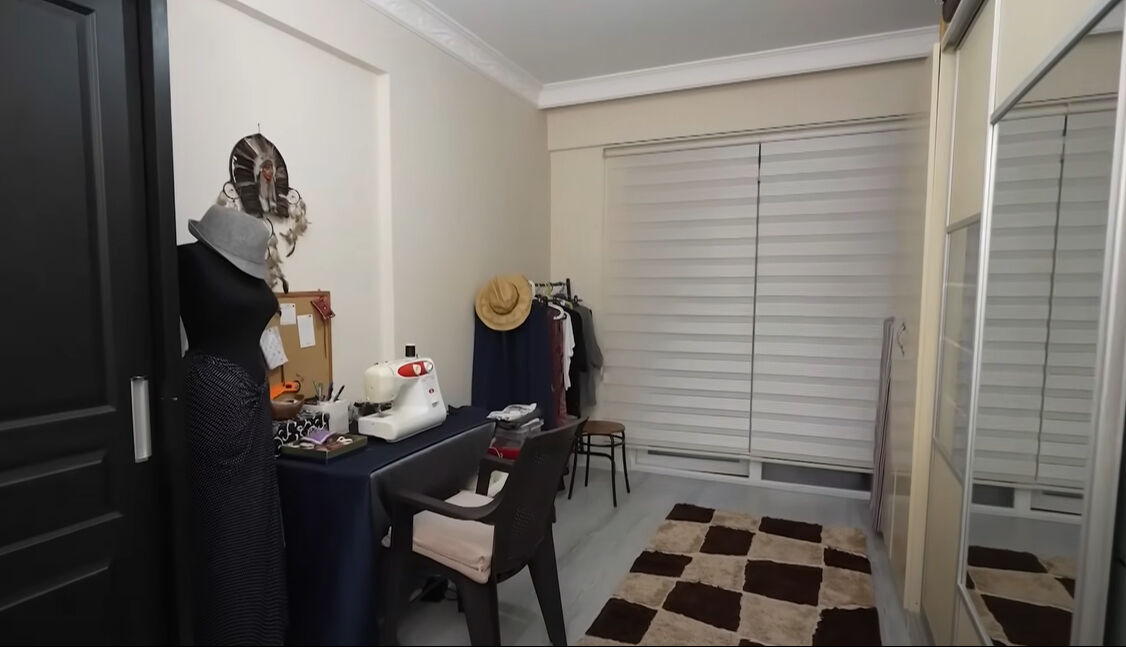 Popstar Firdevs yıllar sonra ortaya çıktı! Orman manzaralı evi gündem oldu - 4. Resim