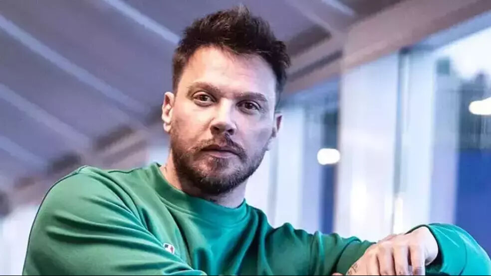 Sinan Akçıl'a büyük şok! 10 yıllık otopark cezası dudak uçuklattı Sinan Akçıl'a büyük şok! 10 yıllık otopark cezası dudak uçuklattı - 2. Resim