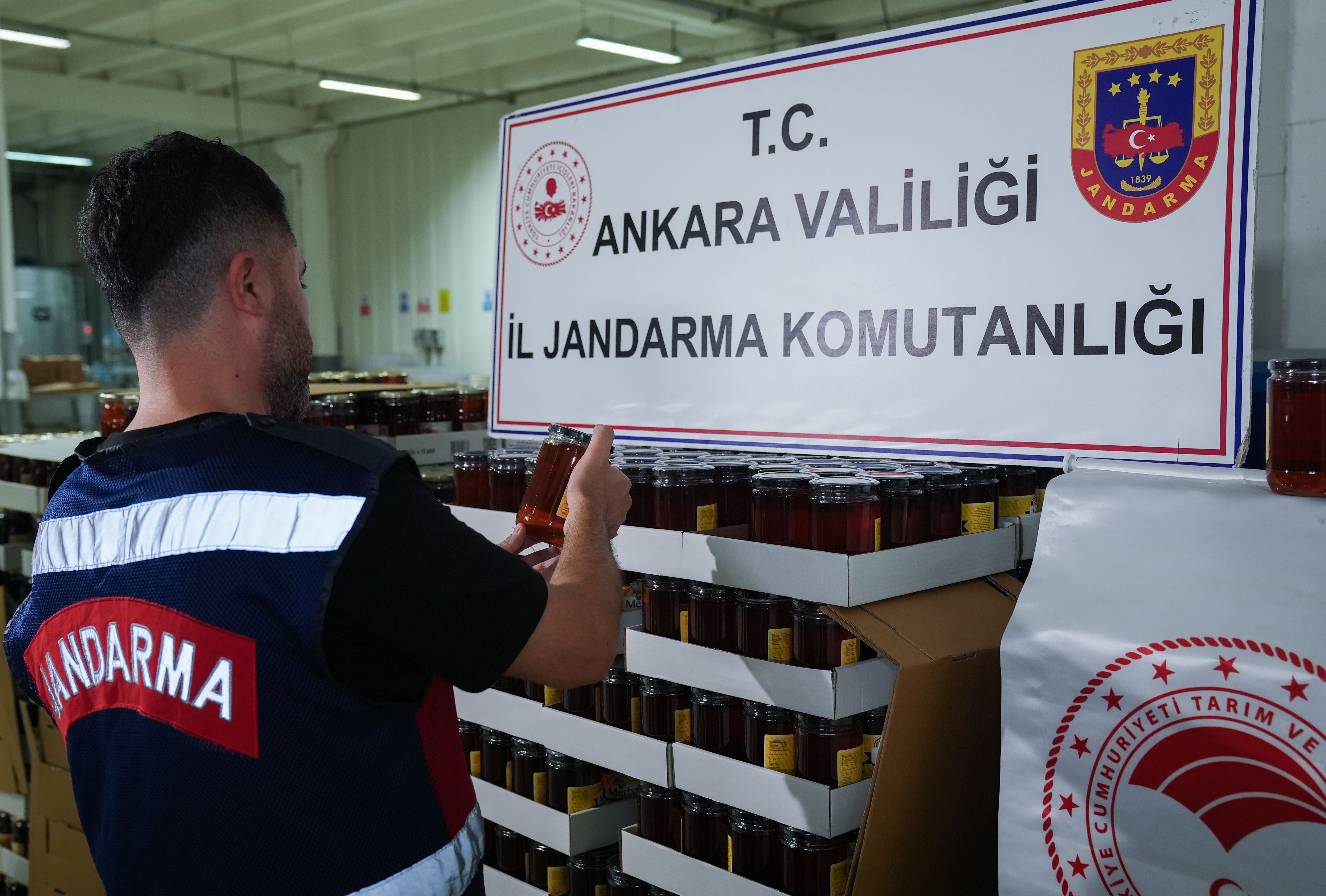 Taklit bal nasıl anlaşılır? Gerçeği sahtesinden ayırmanın çözümünü anlattı Taklit bal nasıl anlaşılır? Gerçeği sahtesinden ayırmanın çözümünü anlattı - 1. Resim