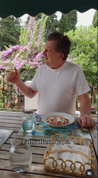 Vedat Milor'dan yeni menemen sorusu! Takipçileri ikiye bölündü Vedat Milor'dan yeni menemen sorusu! Takipçileri ikiye bölündü - 2. Resim