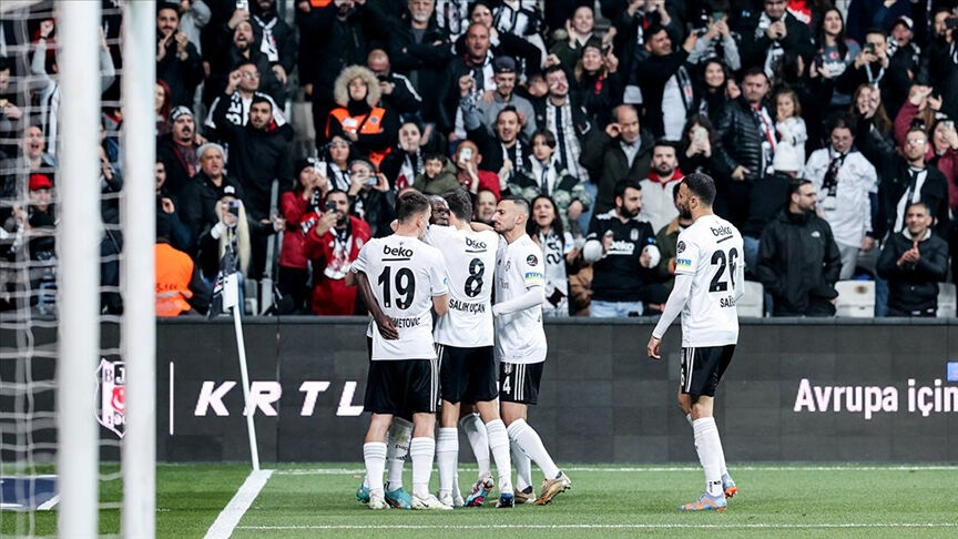 Beşiktaş-Frankfurt maçı 3 Ekim Perşembe günü Tüpraş Stadyumu'nda oynanacak Beşiktaş-Frankfurt maçı 3 Ekim Perşembe günü Tüpraş Stadyumu'nda oynanacak - 1. Resim
