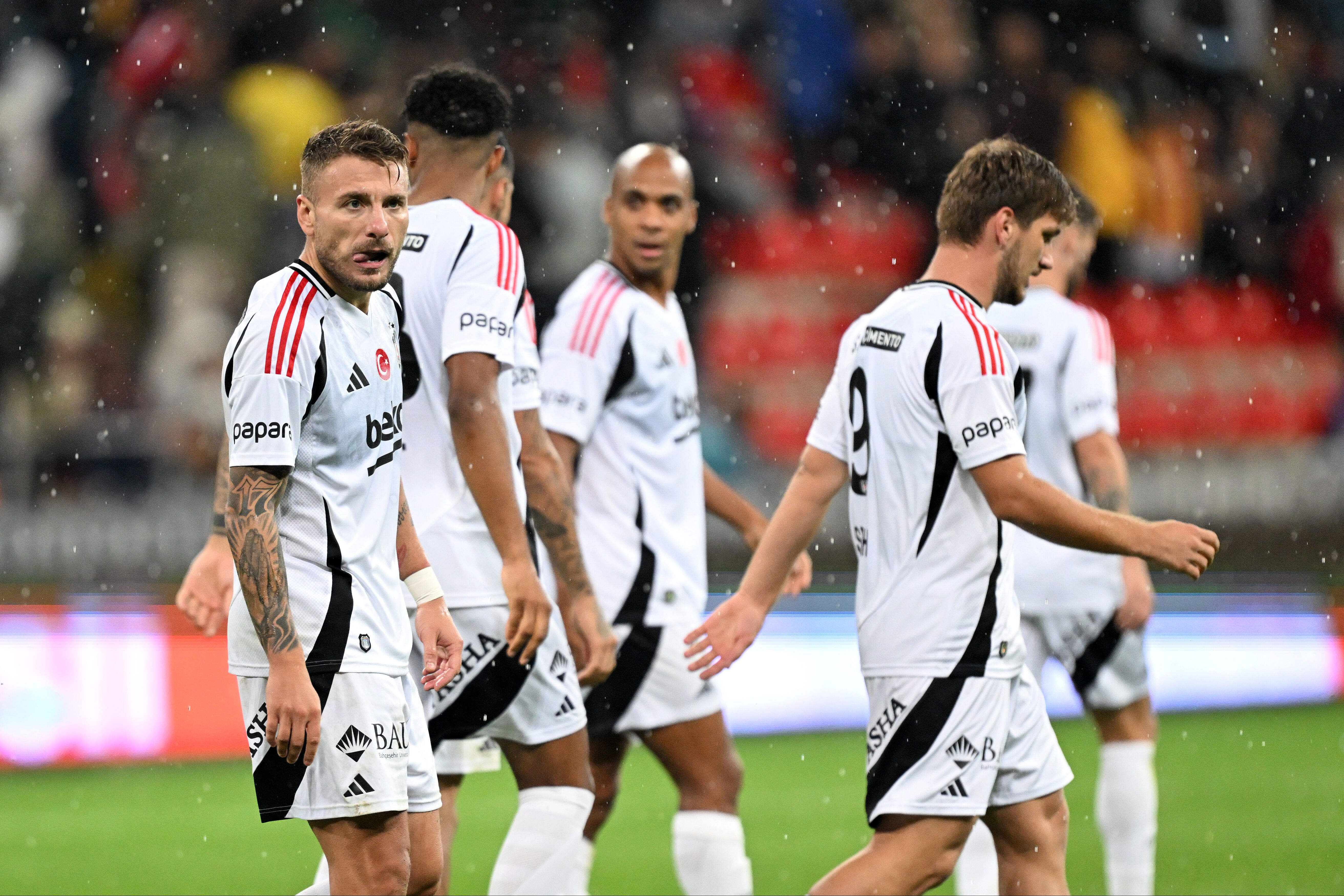 Beşiktaş'ın 3 gollü galibiyetini spor yazarları değerlendirdi! 