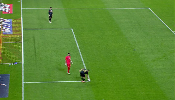 Beşiktaşlıları çıldırtan pozisyonlar için net yorum! Penaltı kararları doğru mu? - 5. Resim