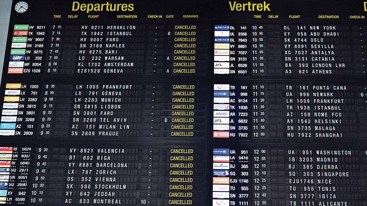 Brüksel Havalimanı çalışanları şartlarının iyileşmesi için seferleri durdurdu Brüksel Havalimanı çalışanları şartlarının iyileşmesi için seferleri durdurdu - 1. Resim