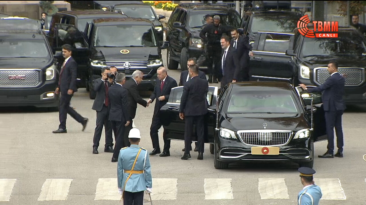 Cumhurbaşkanı Erdoğan yeni yasama yılı açılışı için Meclis'te! - 3. Resim