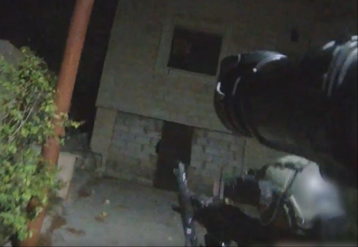 İsrail ordusu Beyrut'a düzenlenen kara harekatının görüntülerini paylaştı İsrail ordusu Beyrut'a düzenlenen kara harekatının görüntülerini paylaştı - 2. Resim