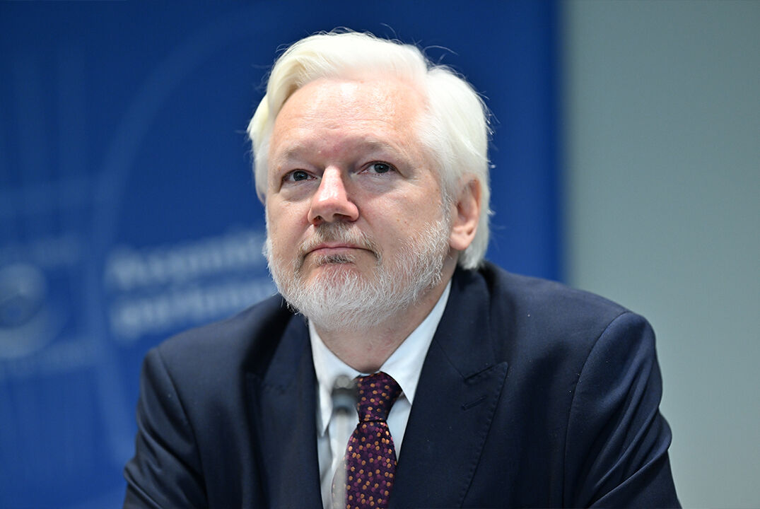 Julian Assange yıllar sonra kamera karşısında! "Gazetecilik suçlamasını kabul ettiğim için özgür kaldım” Julian Assange yıllar sonra ilk defa kamera karşısında! "Gazetecilik suçlamasını kabul ettiğim için özgür kaldım” - 1. Resim