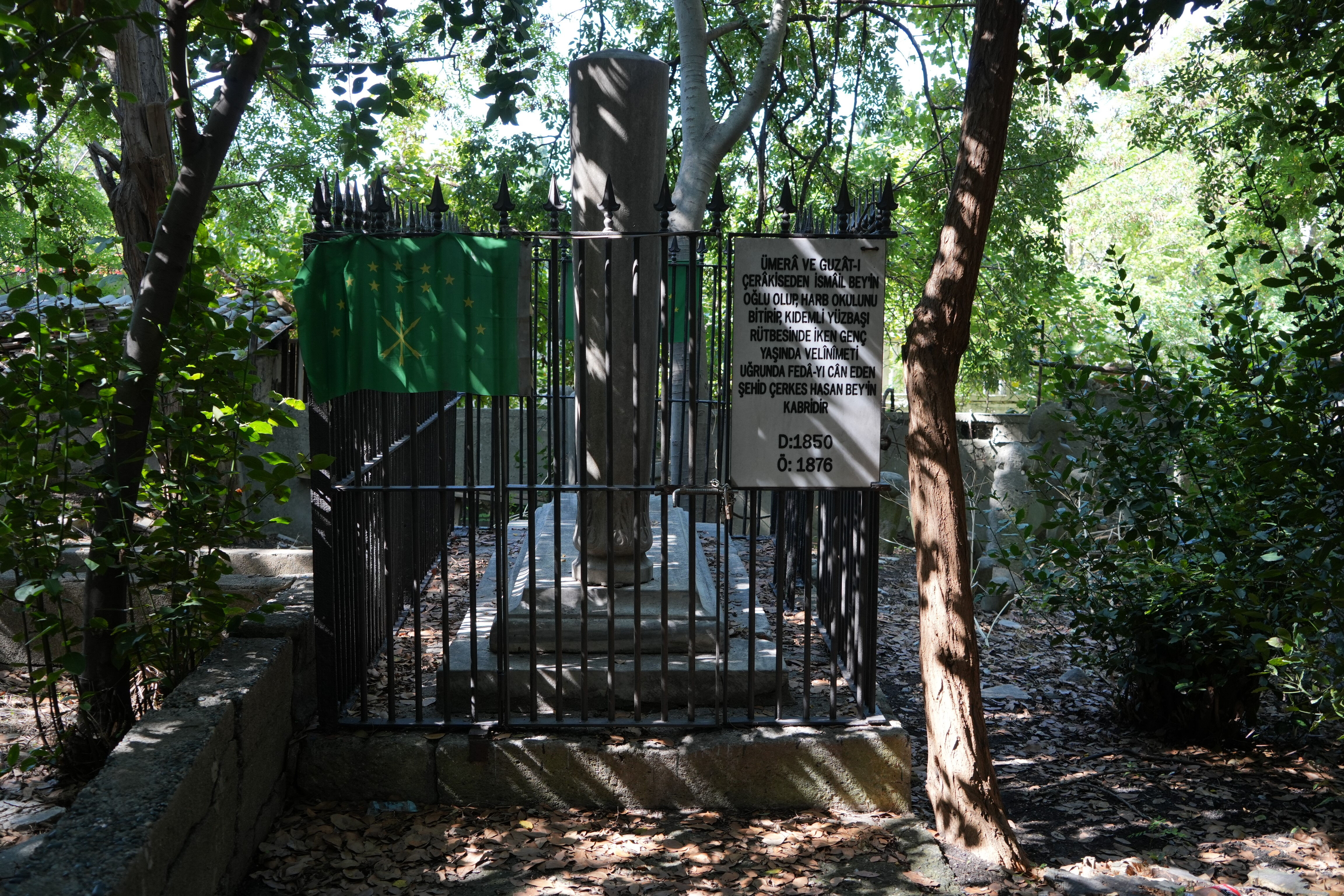 Osmanlı'nın Ömer Halisdemir'i Çerkes Hasan'ın mezarı harabeye döndü Osmanlı'nın Ömer Halis Demir'i Çerkes Hasan'ın mezarı harabeye döndü - 4. Resim