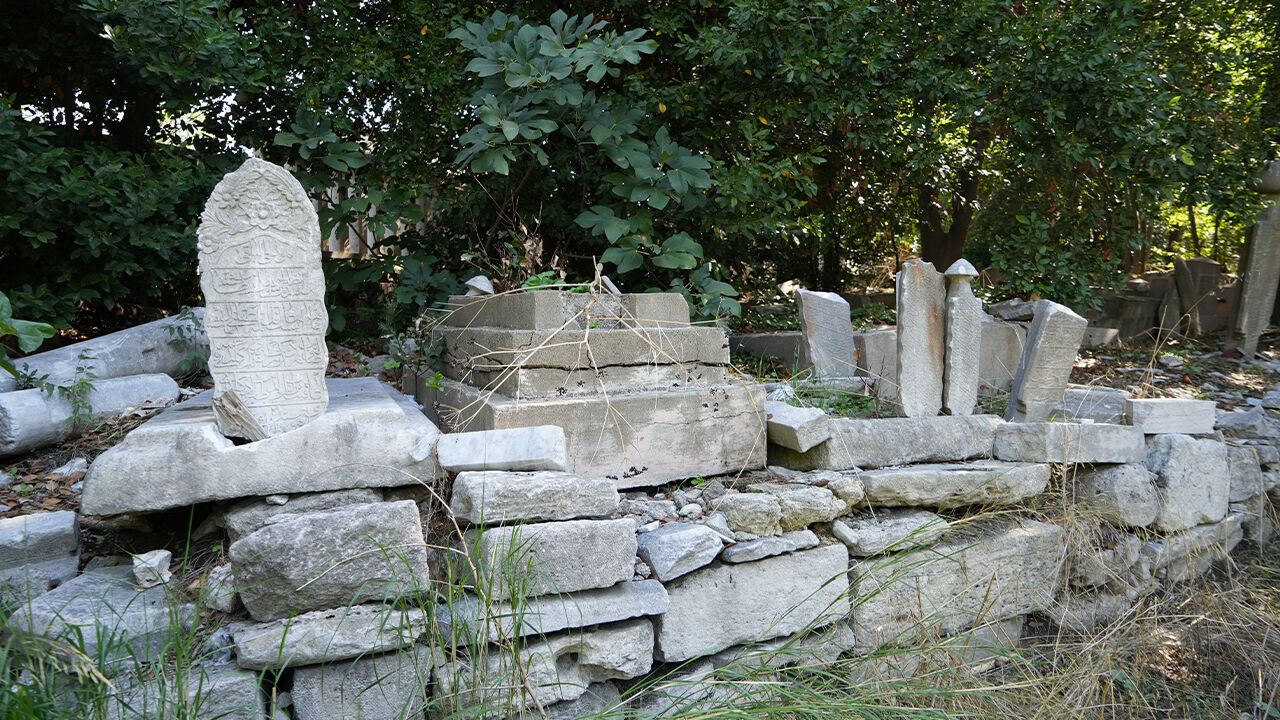 Osmanlı'nın Ömer Halisdemir'i Çerkes Hasan'ın mezarı harabeye döndü Osmanlı'nın Ömer Halisdemir'i Çerkes Hasan'ın mezarı harabeye döndü - 6. Resim