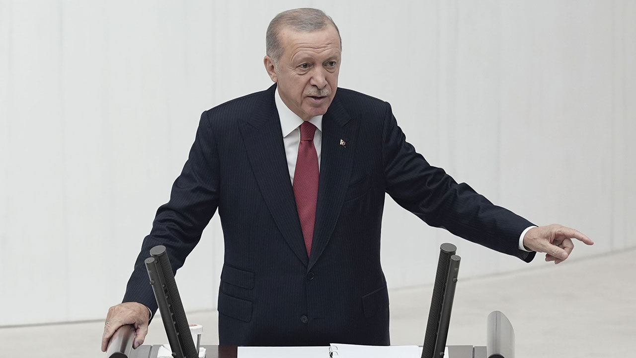 TBMM'de yeni yasama yılı başladı! Cumhurbaşkanı Erdoğan, İsrail'in katliamını böyle dile getirdi: Yüreğim yanarak, içim kan ağlayarak söylüyorum - 1. Resim