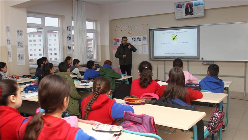 Ücretli öğretmen maaşı her ayın 15'inde hesaba yatıyor Ücretli öğretmen maaşı her ayın 15'inde hesaba yatıyor - 1. Resim