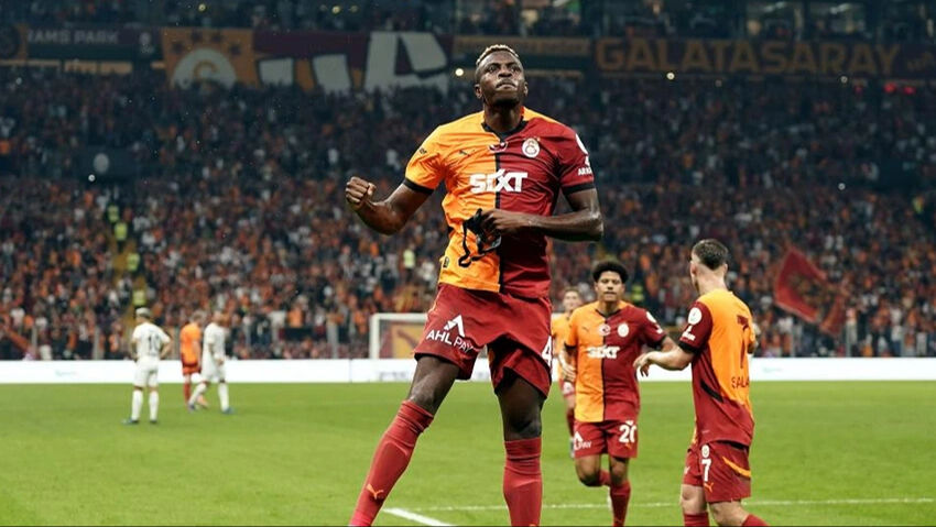 Victor Osimhen sakatlık nedeniyle Rigas Skola maçında yer almayacak - 3. Resim