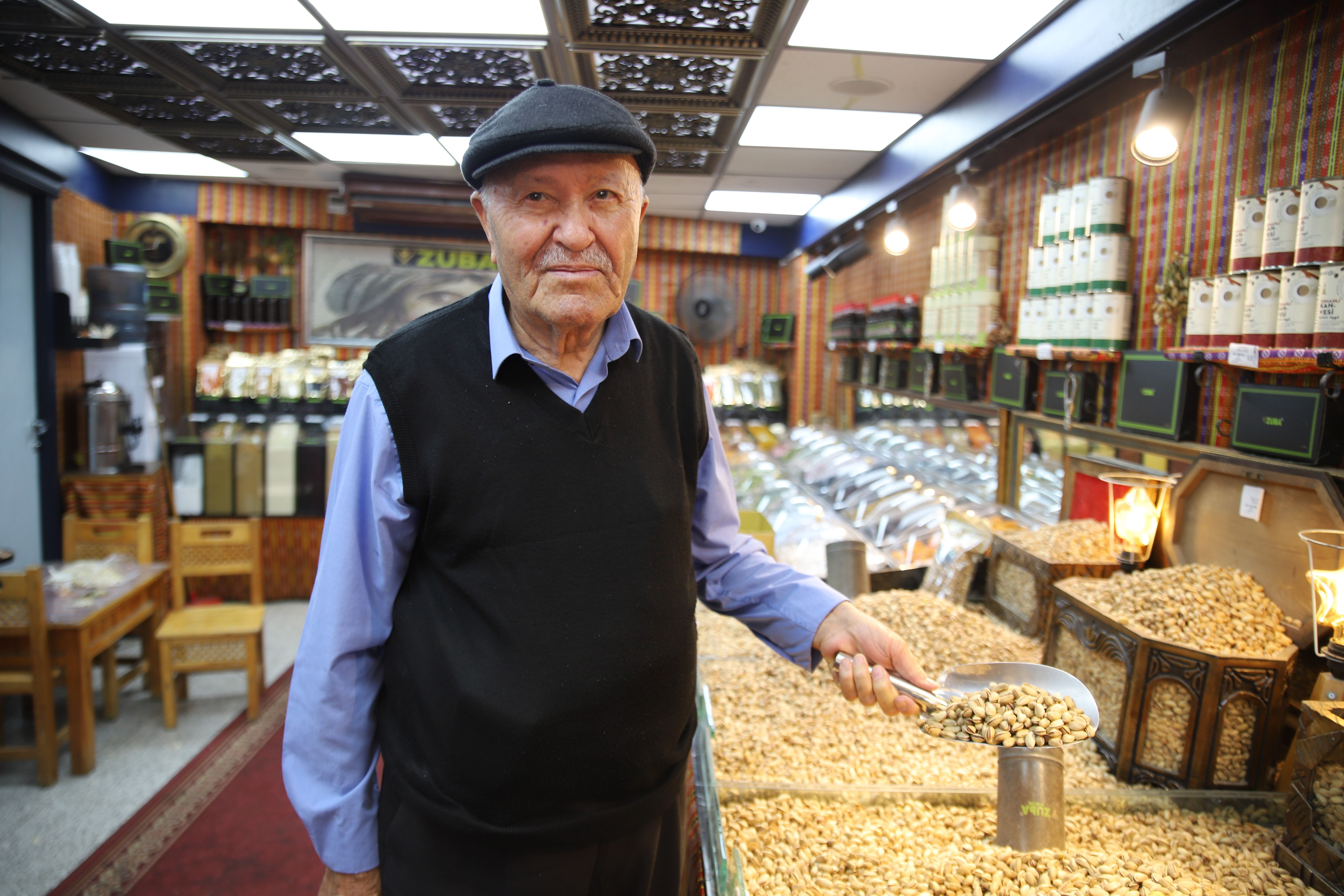 Antep fıstığı sevenlerin yüzünü güldüren haber! Fiyatlardaki düşüş vatandaşı bile şaşırttı Antep fıstığı sevenlerin yüzünü güldüren haber! Fiyatlardaki düşüş vatandaşı bile şaşırttı - 3. Resim