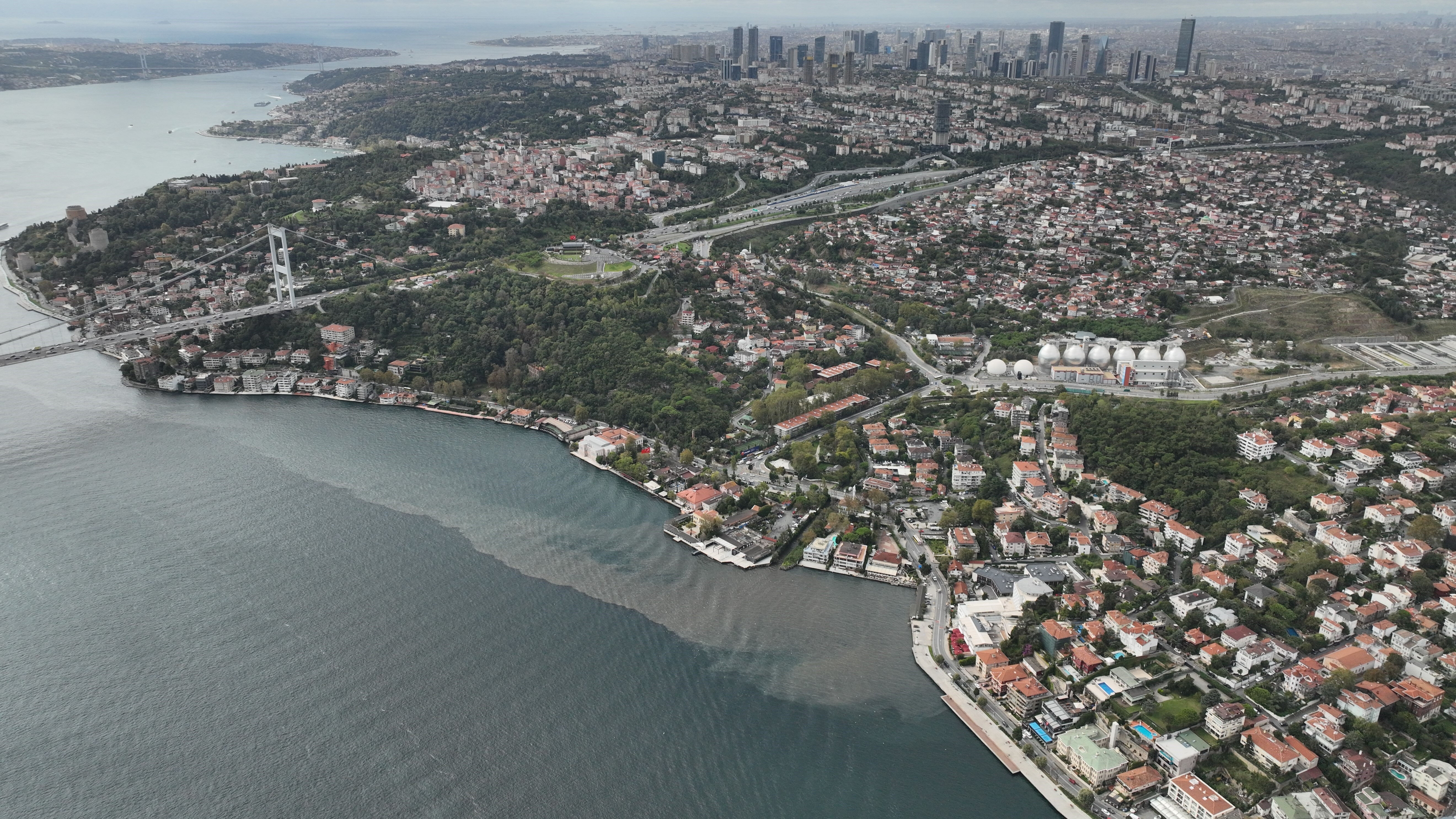 Dehşete düşüren görüntü! İstanbul Boğazı’na lağım suyu akıyor - 3. Resim