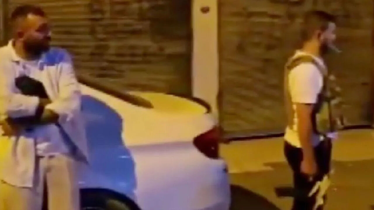 Gaziantep'te uzun namlulu silahlarla yol kesen çete tutuklandı! Gaziantep'te uzun namlulu silahlarla yol kesen çete tutuklandı! - 1. Resim