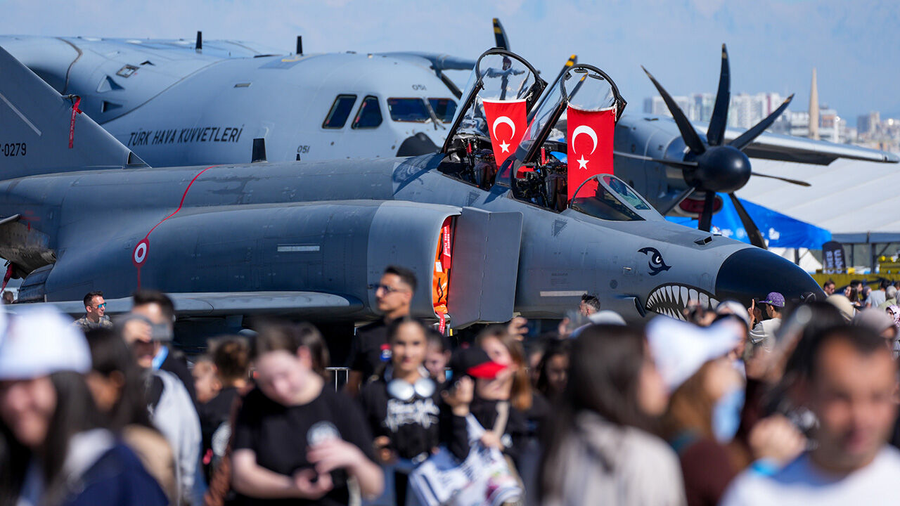 2024 TEKNOFEST Adana'nın ilk gününe yoğun ilgi... Selçuk Bayraktar: Bir kez daha kendi rekorumuzu kırdık Gurur günü! TEKNOFEST 2024 Adana 1. gününde - 2. Resim