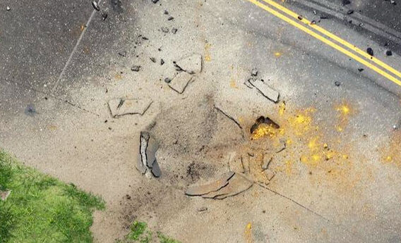 Japonya’daki bir havalimanında patlama meydana geldi, 7 metre çapında çukur oluştu - 1. Resim