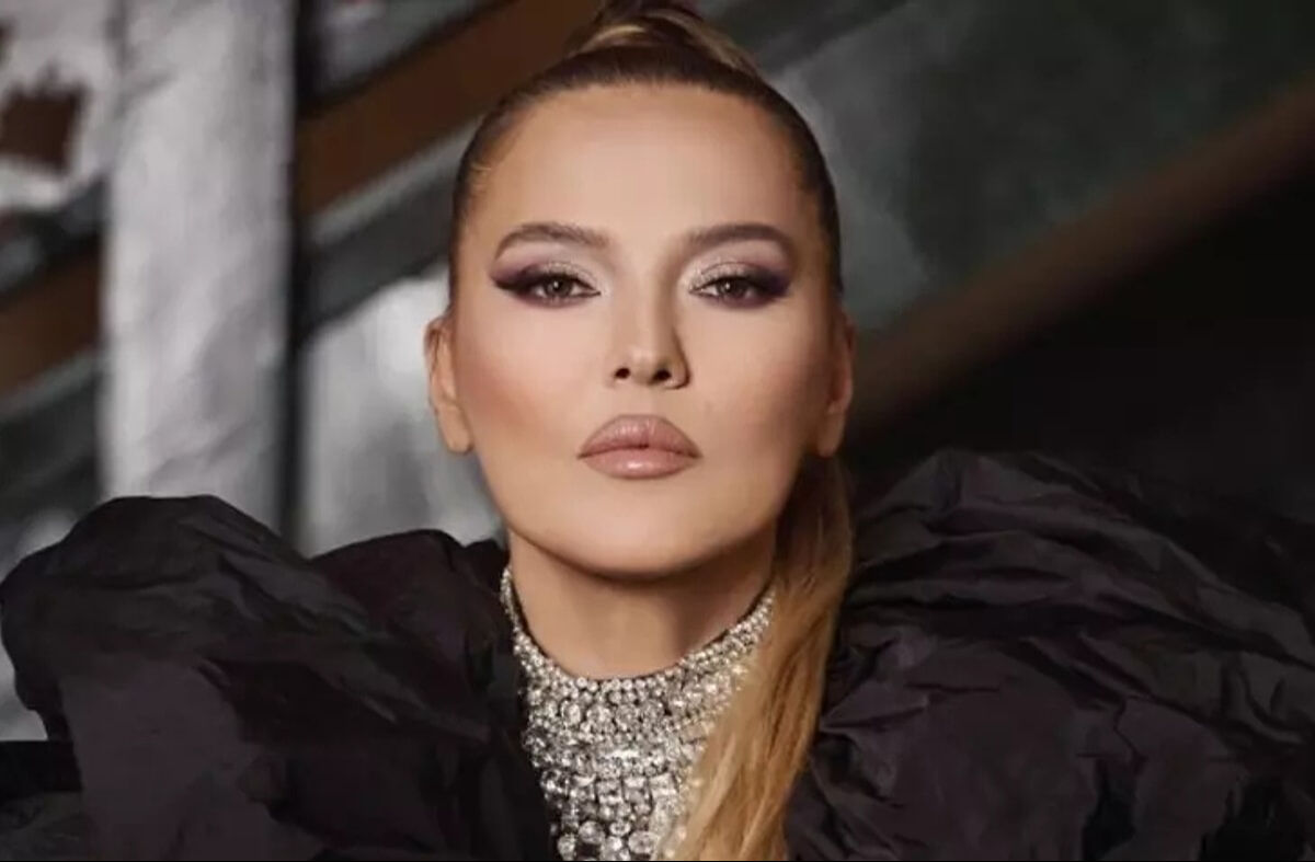 MasterChef Beyza'dan itiraf geldi! Ünlü şarkıcıyla mesajlaştığını açıkladı MasterChef Beyza'dan itiraf geldi! Ünlü şarkıcıyla mesajlaştığını açıkladı - 2. Resim