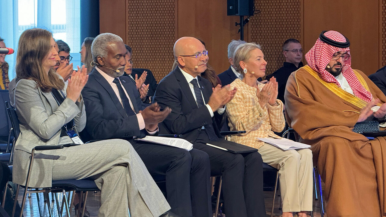 Mehmet Şimşek'ten yabancı yatırımcılara çağrı: İş yapmaya hazırız - 1. Resim