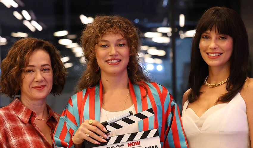 Müjde Uzman yeni dizisi için imaj değiştirdi! Kızılcık Şerbeti’nin Alev’inden eser yok Müjde Uzman yeni dizisi için imaj değiştirdi! Kızılcık Şerbeti’nin Alev’inden eser yok - 3. Resim