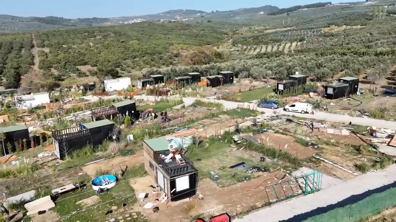 Araziyi parsel parsel böldü, 63 kişiye sattı! 'Tiny house'ların kaçak olduğu ortaya çıktı - 2. Resim