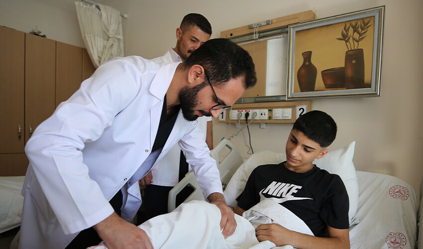 Bacağında ağrı şikayetiyle gitti, gerçek ortaya çıktı! 3 saatlik operasyon sonrası mutlu son Bacağında ağrı şikayetiyle gitti, gerçek ortaya çıktı! 3 saatlik operasyon sonrası mutlu son - 2. Resim