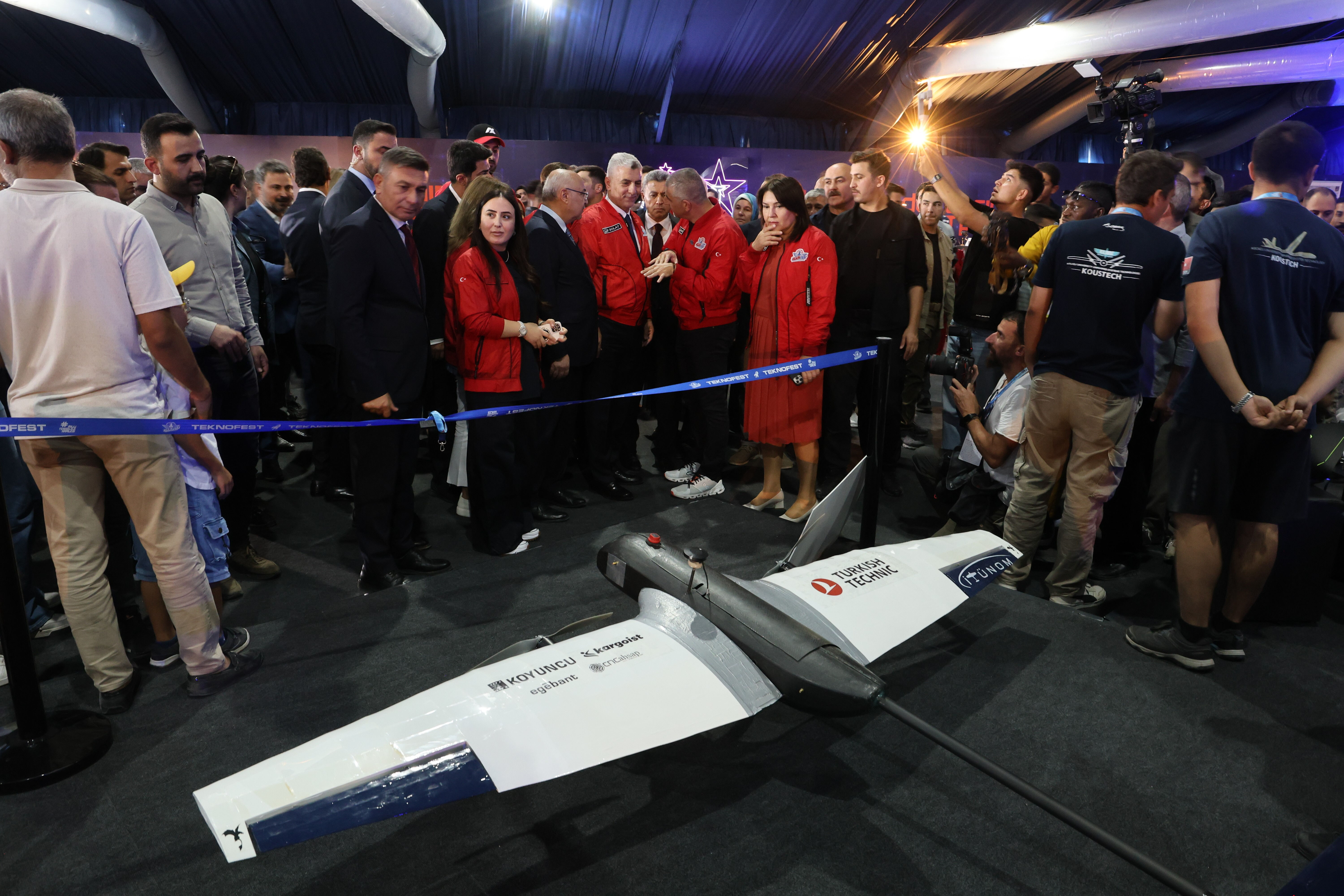 Bakan Bolat'tan TEKNOFEST'te dudak uçuklatan ihracat açıklaması! “Türkiye artık teknoloji üretiyor” Bakan Bolat'tan TEKNOFEST'te dudak uçuklatan ihracat açıklaması! “Türkiye artık teknoloji üretiyor” - 3. Resim