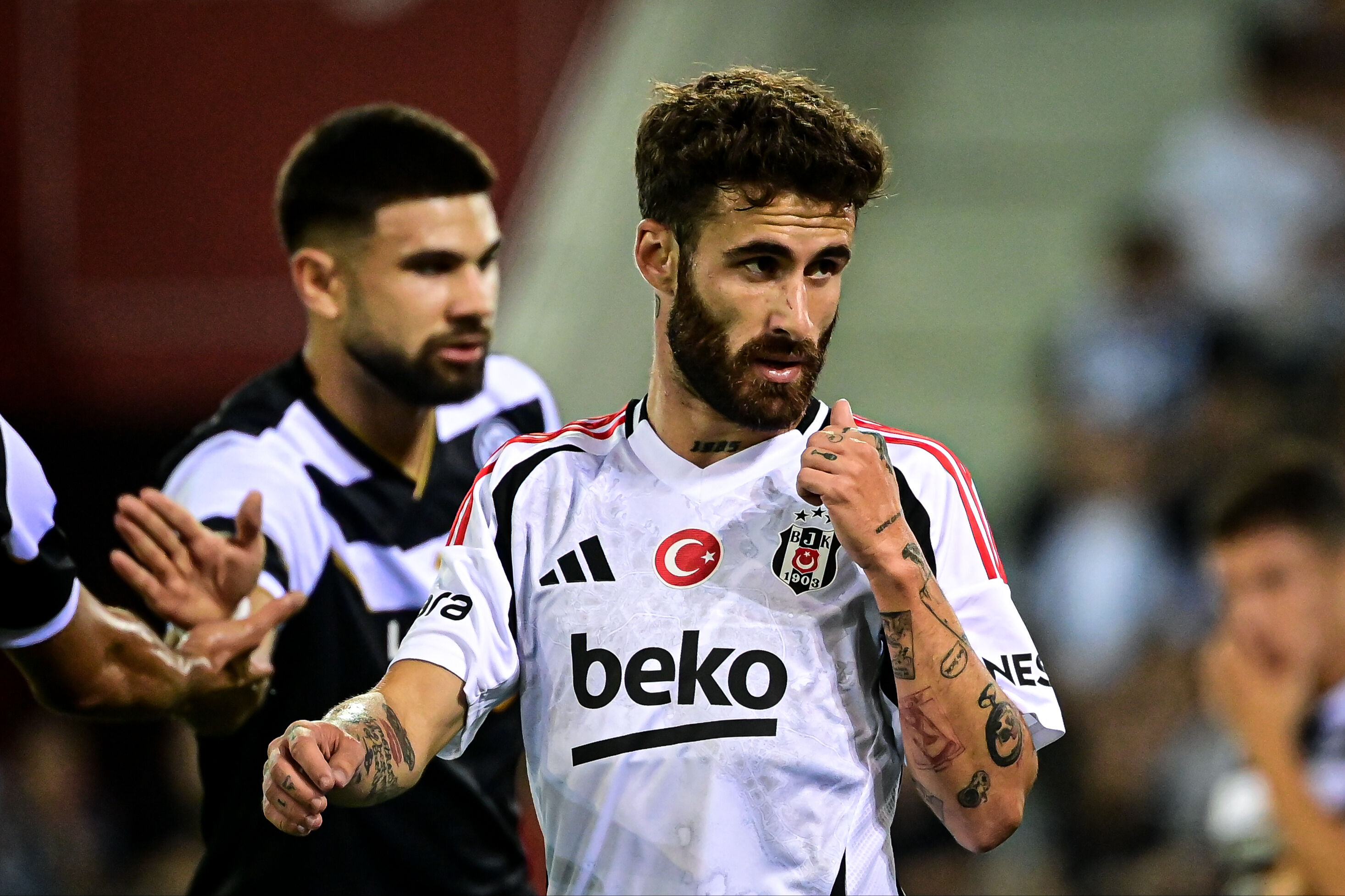 Beşiktaş'tan UEFA'ya Lyon başvurusu! Taraftarlar maça alınacak mı? Beşiktaş'tan UEFA'ya Lyon başvurusu! Taraftarlar maça alınacak mı? - 2. Resim