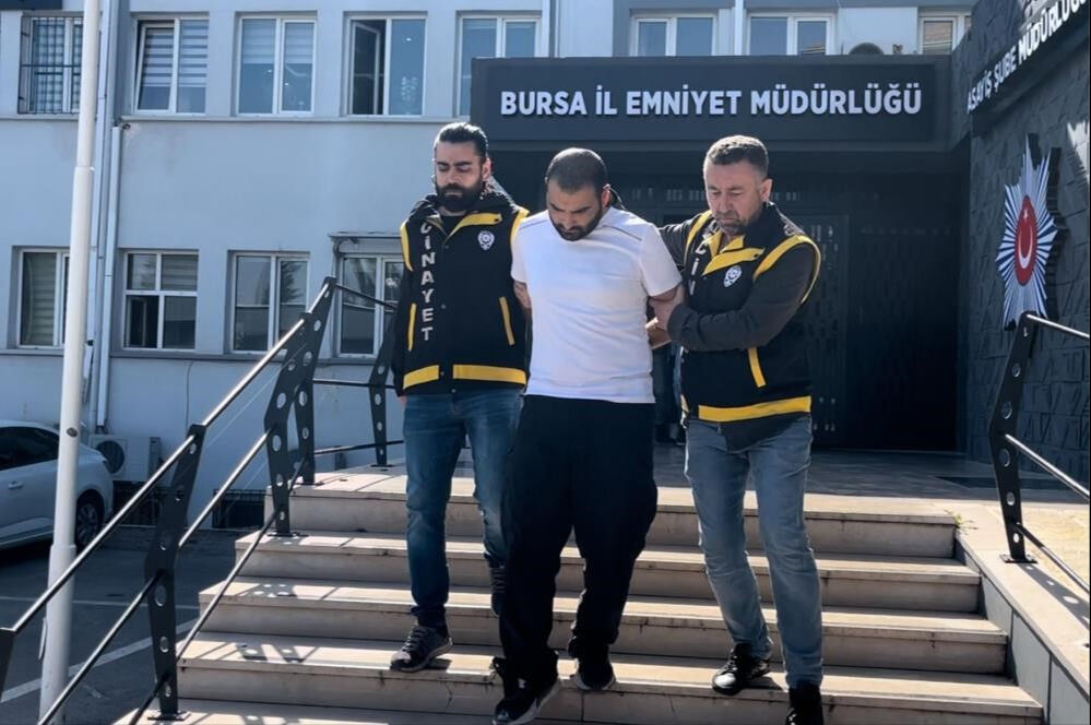 Bursa'da husumetlisini vurmak isteyen şahıs yanlış kişiyi öldürdü Bursa'da husumetlisini vurmak isteyen şahıs yanlış kişiyi öldürdü - 3. Resim