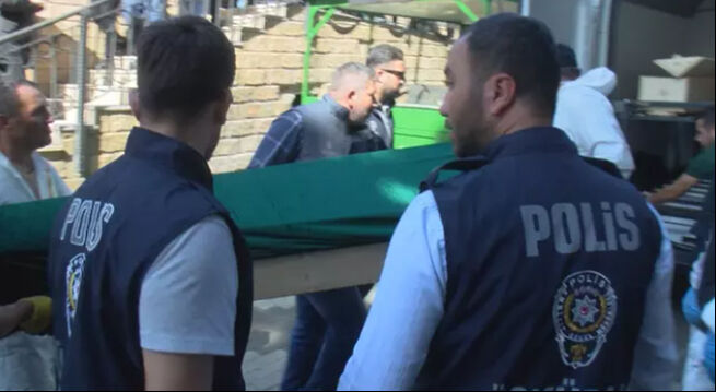 Cem Garipoğlu'nun mezarı kazıldı! Çıkan parçalar Adli Tıp Merkezi'ne götürüldü! Cem Garipoğlu yaşıyor mu? - 1. Resim